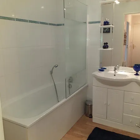 Apartamento Cosy, Avec Balcon, Vue Mer, 200m Plage, Wifi, 5 Personnes, Sur Mer *
